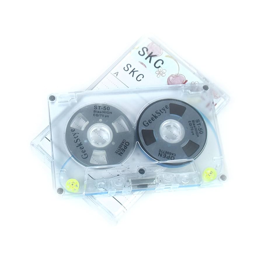 カセットテープ　4つ カセットテープ 4本セットの通販 by ラララララクマ's shop｜ラクマ